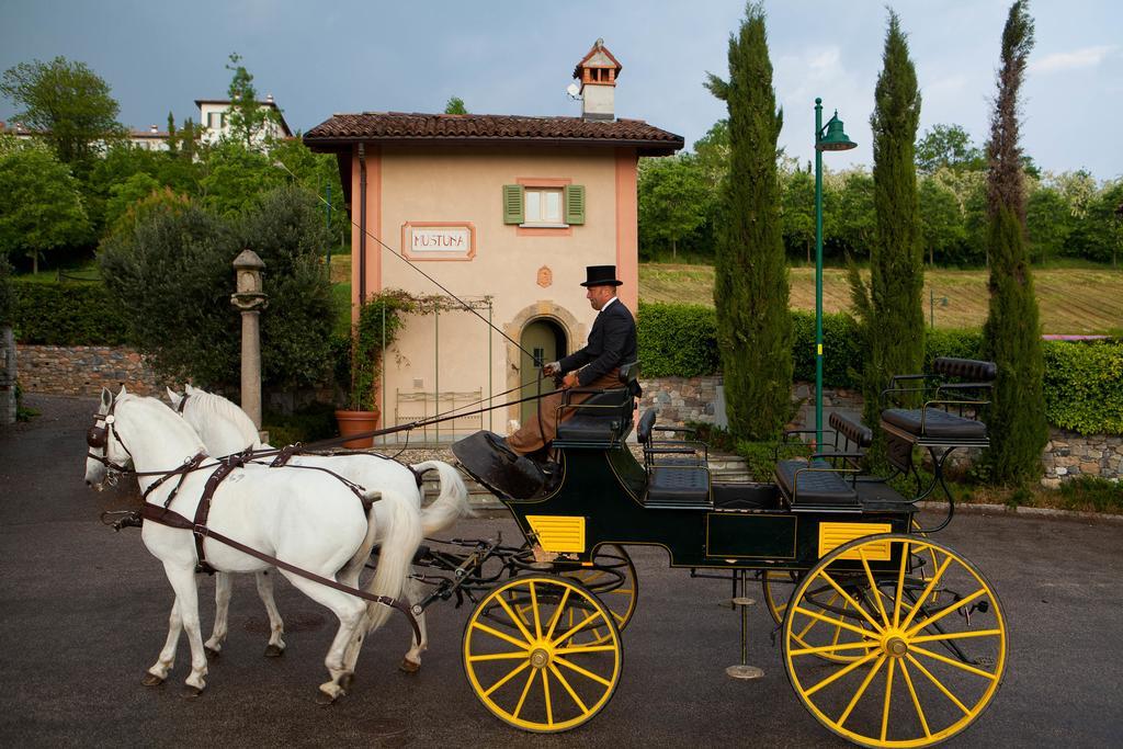 Foresteria Dei Piaceri Campestri Casciago Ngoại thất bức ảnh